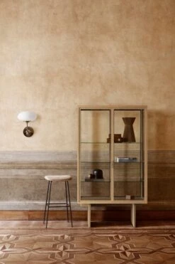 GUBI Private Vitrine, Light Stained Oak 11 GUBI Private Vitrine, Light Stained Oak -Gubi 06 CGI 0604