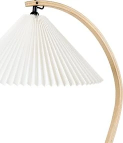 GUBI Timberline Floor Lamp, Oak - Birch - White Canvas -Gubi 10108292 DTL Timberline Floor Lamp White Linen Off
