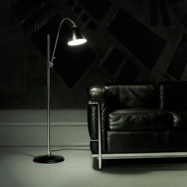 GUBI Bestlite BL3 Floor Lamp, S, Chrome - Matt Black 5 GUBI Bestlite BL3 Floor Lamp, S, Chrome - Matt Black - Image 3