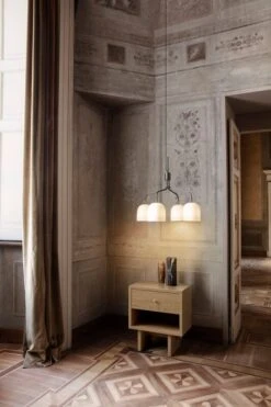 GUBI Howard Chandelier, 4 Arms, Short, Bone China -Gubi 19 CGI lampe lys 0776 1