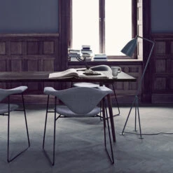 GUBI Gräshoppa Floor Lamp, Warm Grey 13 GUBI Gräshoppa Floor Lamp, Warm Grey -Gubi 52Gubi iso