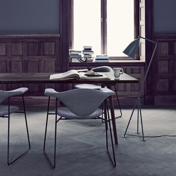 GUBI Gräshoppa Floor Lamp, Warm Grey 8 GUBI Gräshoppa Floor Lamp, Warm Grey - Image 6