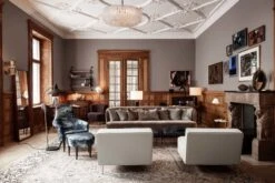 GUBI Gräshoppa Table Lamp, Jet Black 9 GUBI Gräshoppa Table Lamp, Jet Black -Gubi 9464WallLamp Lifestyle 02