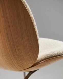 GUBI Beetle Chair, Black Chrome - Oak - Karakorum 001 11 GUBI Beetle Chair, Black Chrome - Oak - Karakorum 001 -Gubi BEETLE CONCEPT FALL 22 14