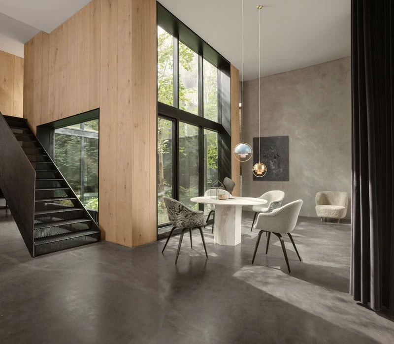 GUBI Stay Lounge Chair, Small, Offwhite Curly Sheepskin - Oak 8 GUBI Stay Lounge Chair, Small, Offwhite Curly Sheepskin - Oak - Image 6