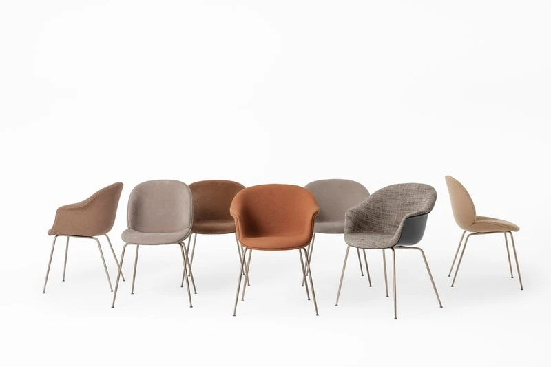 GUBI Beetle Chair, Brass - Light Boucle 03 5 GUBI Beetle Chair, Brass - Light Boucle 03 - Image 3