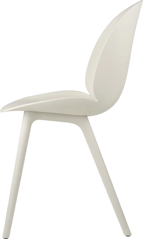 GUBI Beetle Chair, Plastic Edition, Alabaster White 5 GUBI Beetle Chair, Plastic Edition, Alabaster White - Image 3