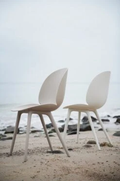 GUBI Beetle Outdoor Dining Chair, New Beige 12 GUBI Beetle Outdoor Dining Chair, New Beige -Gubi Beetle Outdoor4
