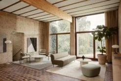 GUBI Epic Coffee Table, Round, 60 Cm, White Travertine 11 GUBI Epic Coffee Table, Round, 60 Cm, White Travertine -Gubi CocoLoungeKvadratZerobySahco002 EpicTable Frostrug CreamyPaerlRug Stemlite 1