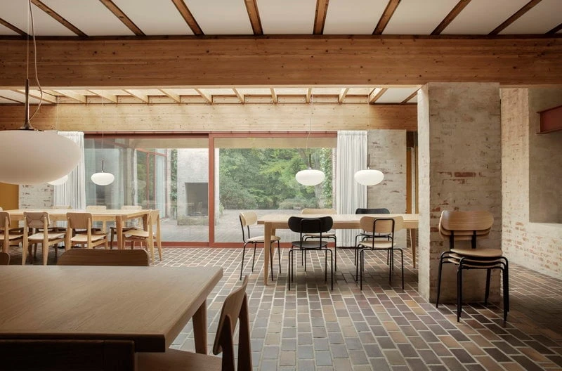 GUBI Stemlite Pendant, 38 Cm, Black Red 6 GUBI Stemlite Pendant, 38 Cm, Black Red - Image 4