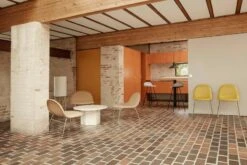 GUBI Epic Coffee Table, Round, 110 Cm, White Travertine -Gubi EpicTable