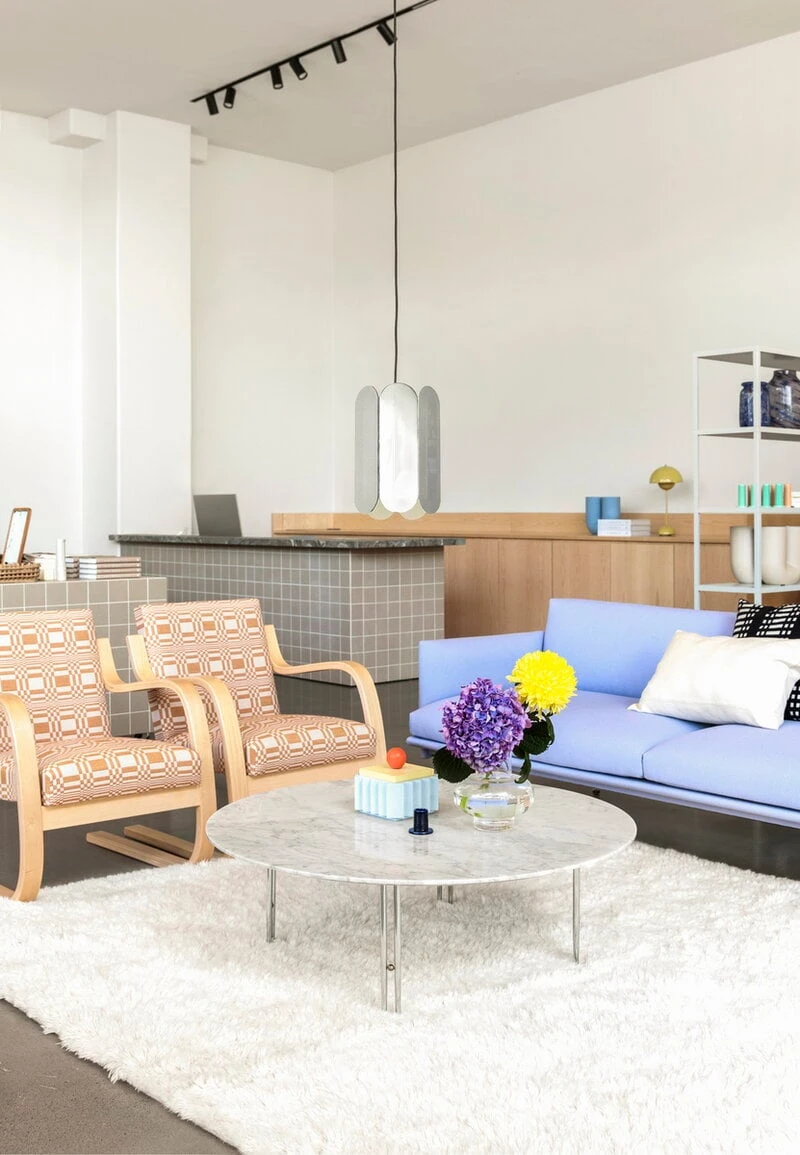 GUBI IOI Coffee Table, 100 Cm, Chrome - White Marble 4 GUBI IOI Coffee Table, 100 Cm, Chrome - White Marble - Image 2