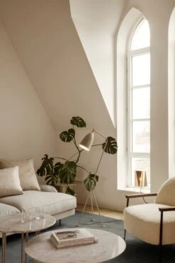 GUBI Epic Coffee Table, Round, 60 Cm, White Travertine 10 GUBI Epic Coffee Table, Round, 60 Cm, White Travertine -Gubi FlaneurSofa Cushions IOICoffeeTable EpicCoffeeTable GrashoppaFloorLamp B 4TableLamp SejourLoungeChair On