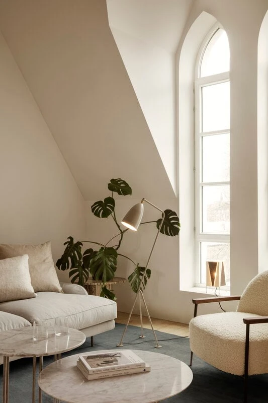 GUBI Epic Coffee Table, Round, 60 Cm, White Travertine 6 GUBI Epic Coffee Table, Round, 60 Cm, White Travertine - Image 4