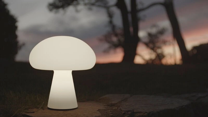 GUBI Obello Table Lamp, Frosted Glass 7 GUBI Obello Table Lamp, Frosted Glass - Image 5