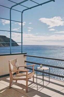 GUBI F-Chair Outdoor Lounge Chair, Natural - Teak 12 GUBI F-Chair Outdoor Lounge Chair, Natural - Teak -Gubi GUBI Gubi Goes Al Fresco TS F Chair