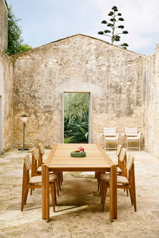 GUBI C-Chair Outdoor, Natural - Teak 6 GUBI C-Chair Outdoor, Natural - Teak - Image 4