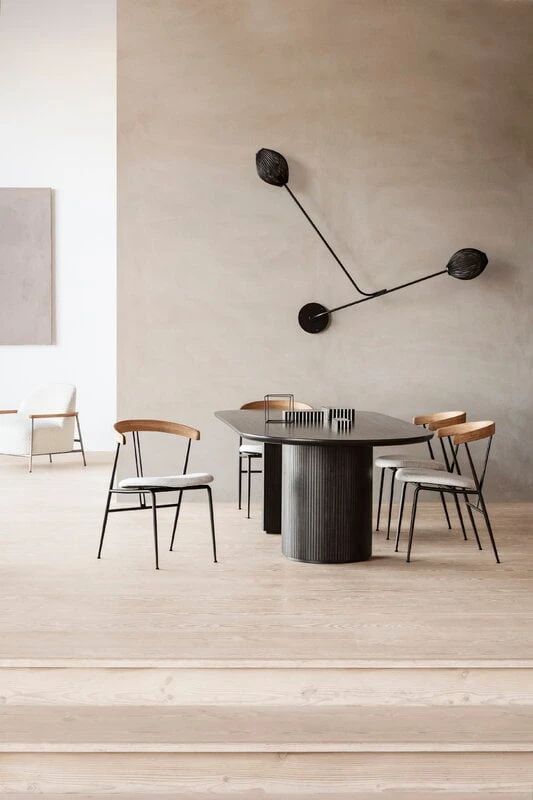 GUBI Violin Chair, Oak - Karakorum 001 5 GUBI Violin Chair, Oak - Karakorum 001 - Image 3