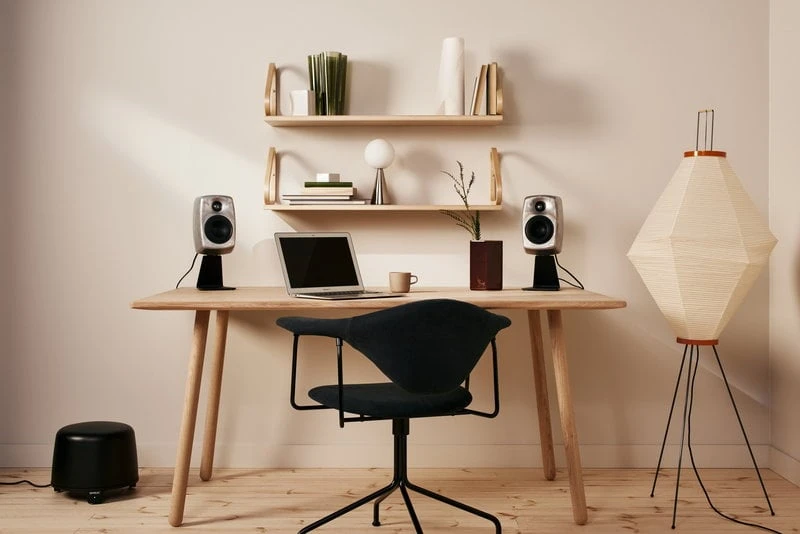 GUBI Masculo Chair, Swivel Base, Black Upholstery 5 GUBI Masculo Chair, Swivel Base, Black Upholstery - Image 3