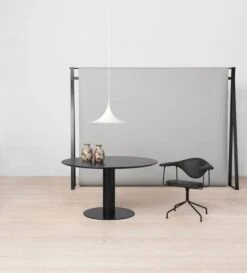 GUBI Semi Pendant 30 Cm, Matt White 5 GUBI Semi Pendant 30 Cm, Matt White -Gubi Gubi Table 20 black laminate Semi pendant matt white Masculo swivel chair black leather