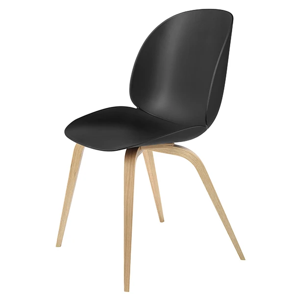 GUBI Beetle Chair, Oak - Black 3 GUBI Beetle Chair, Oak - Black