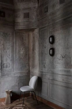 GUBI Howard Wall Lamp, Gunmetal Brass 13 GUBI Howard Wall Lamp, Gunmetal Brass -Gubi Gubi Fall2021 16