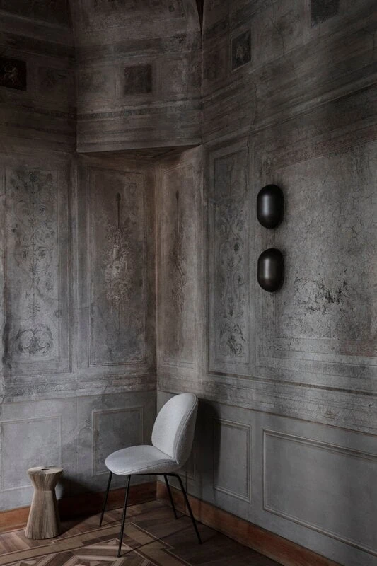 GUBI Howard Wall Lamp, Gunmetal Brass 8 GUBI Howard Wall Lamp, Gunmetal Brass - Image 6