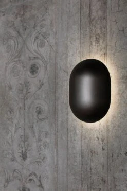 GUBI Howard Wall Lamp, Gunmetal Brass 12 GUBI Howard Wall Lamp, Gunmetal Brass -Gubi Gubi Fall2021 19