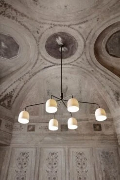 GUBI Howard Chandelier, 6 Arms, Bone China 12 GUBI Howard Chandelier, 6 Arms, Bone China -Gubi Gubi Fall2021 40