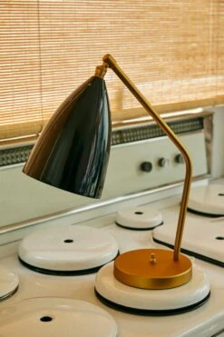 GUBI Gräshoppa Table Lamp, Black, Glossy -Gubi Gubi Fall 2022 15