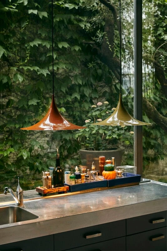 GUBI Semi Pendant, 30 Cm, Roasted Pumpkin, Glossy 4 GUBI Semi Pendant, 30 Cm, Roasted Pumpkin, Glossy - Image 2