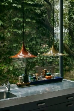 GUBI Semi Pendant, 30 Cm, Roasted Pumpkin, Glossy 8 GUBI Semi Pendant, 30 Cm, Roasted Pumpkin, Glossy -Gubi Gubi Fall 2022 66