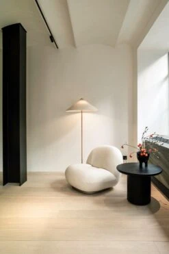 GUBI Pacha Lounge Chair, Karakorum 001 - Pearl Gold 13 GUBI Pacha Lounge Chair, Karakorum 001 - Pearl Gold -Gubi Gubi pacha Moon 19602