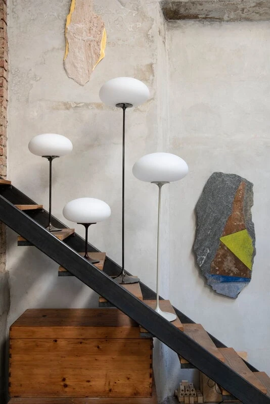 GUBI Stemlite Table Lamp, 42 Cm, Dimmable, Black Red 5 GUBI Stemlite Table Lamp, 42 Cm, Dimmable, Black Red - Image 3