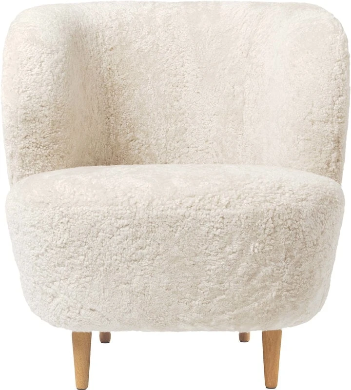 GUBI Stay Lounge Chair, Small, Offwhite Curly Sheepskin - Oak 4 GUBI Stay Lounge Chair, Small, Offwhite Curly Sheepskin - Oak - Image 2