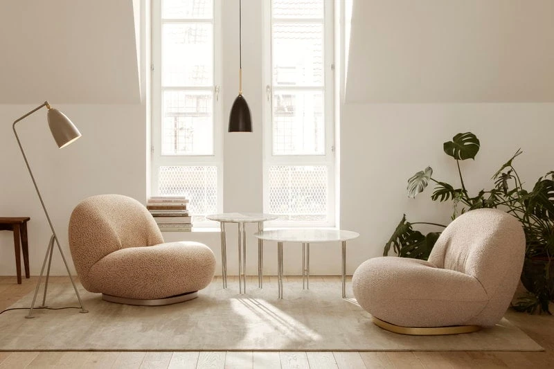 GUBI Gräshoppa Pendant Lamp, Jet Black 5 GUBI Gräshoppa Pendant Lamp, Jet Black - Image 3