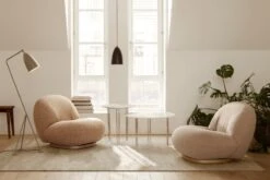 GUBI IOI Coffee Table, 50 Cm, Chrome - White Marble -Gubi TrefleStool GrashoppaFloorLamp PachaLoungeChair GrashoppaPendant IOICoffeeTable On horizontal