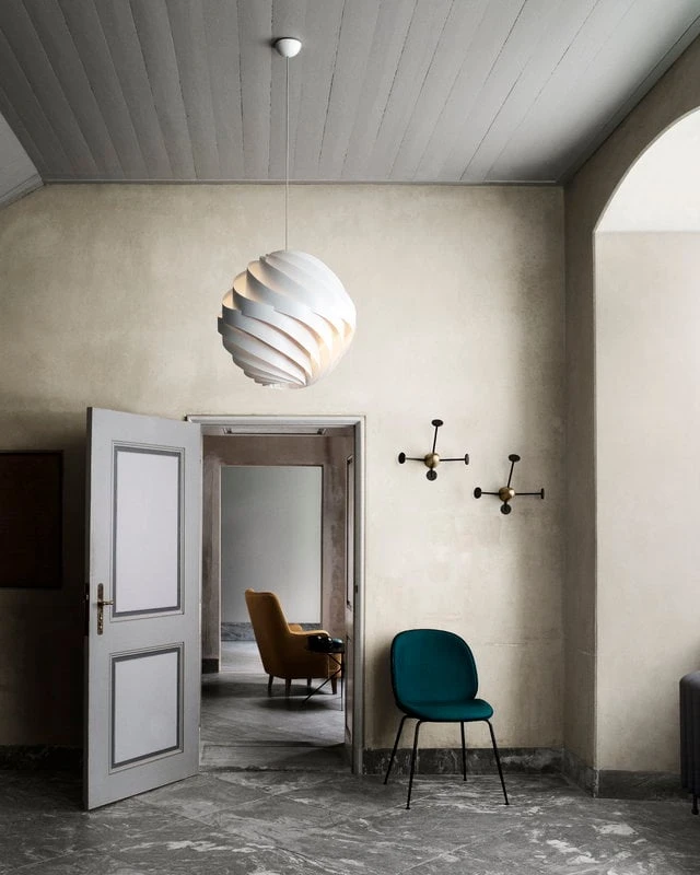 GUBI Matégot Coat Rack, Black 5 GUBI Matégot Coat Rack, Black - Image 4