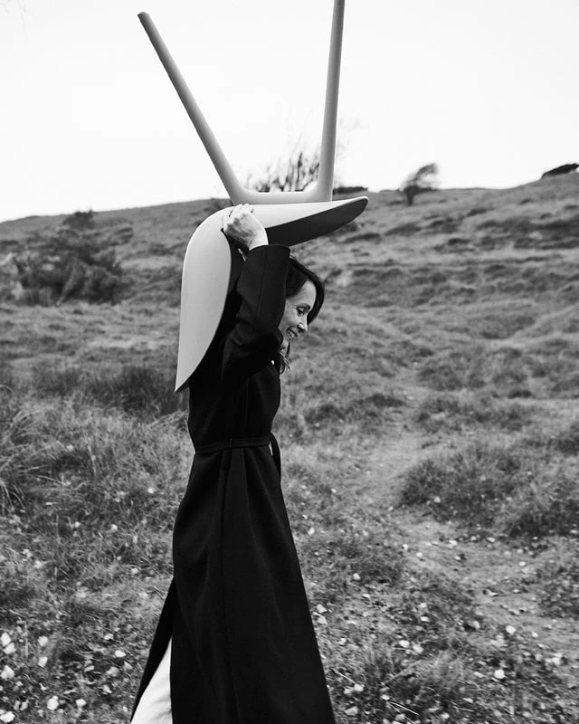 GUBI Beetle Outdoor Dining Chair, Alabaster White 6 GUBI Beetle Outdoor Dining Chair, Alabaster White - Image 4