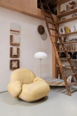 GUBI Stemlite Floor Lamp, 110 Cm, Dimmable, Pebble Grey 11 GUBI Stemlite Floor Lamp, 110 Cm, Dimmable, Pebble Grey -Gubi poltronaGialla set3 day3 0 1 post